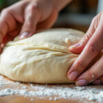 découvrez comment étaler votre pâte à la main sans la dégazer. apprenez les gestes clés pour préserver la légèreté et la texture de vos préparations artisanales.